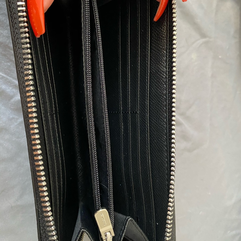 Black Coach leather wallet - Picture 3 of 3